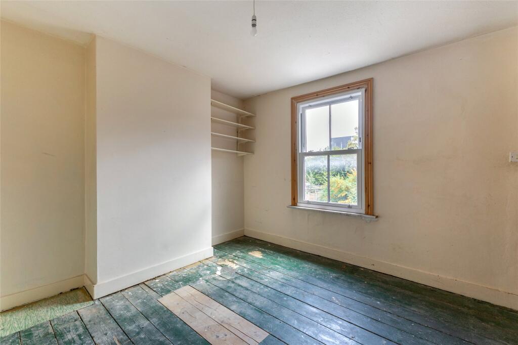 House in Oxford, Osney, West Oxford - More
