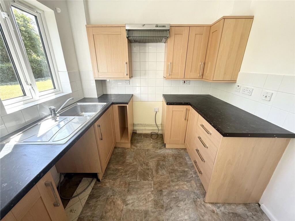 Euston Grove, Ringwood, BH24 photo 4