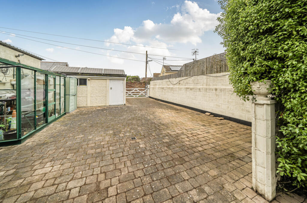 House in Teignbridge, Shaldon - More