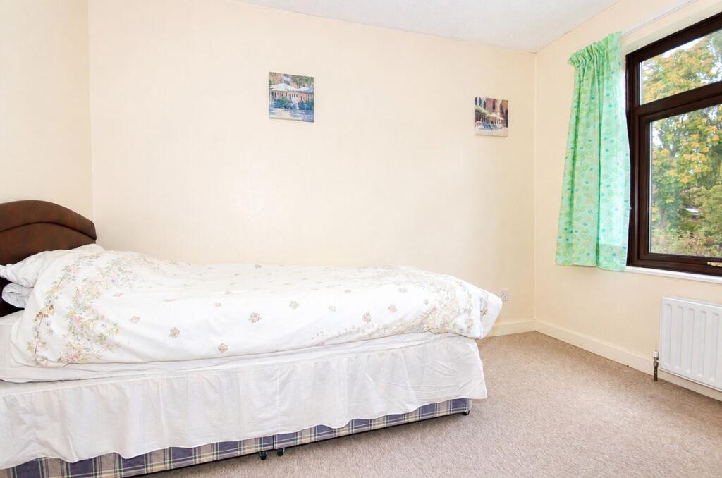 House in Rugby, Long Lawford - More