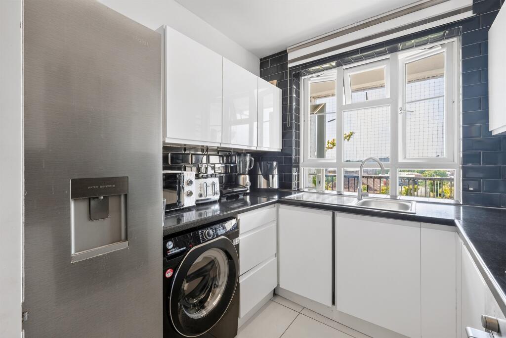 Apartment in London - More