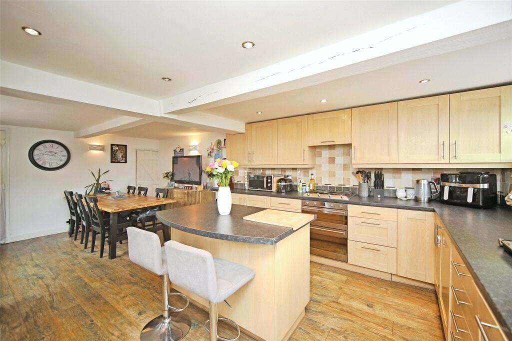 House in Bromsgrove, Lowes Hill - More