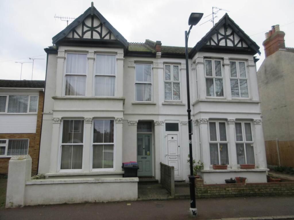 3-bed semi-detached on Park Terrace, Westcliff On Sea, £500,000