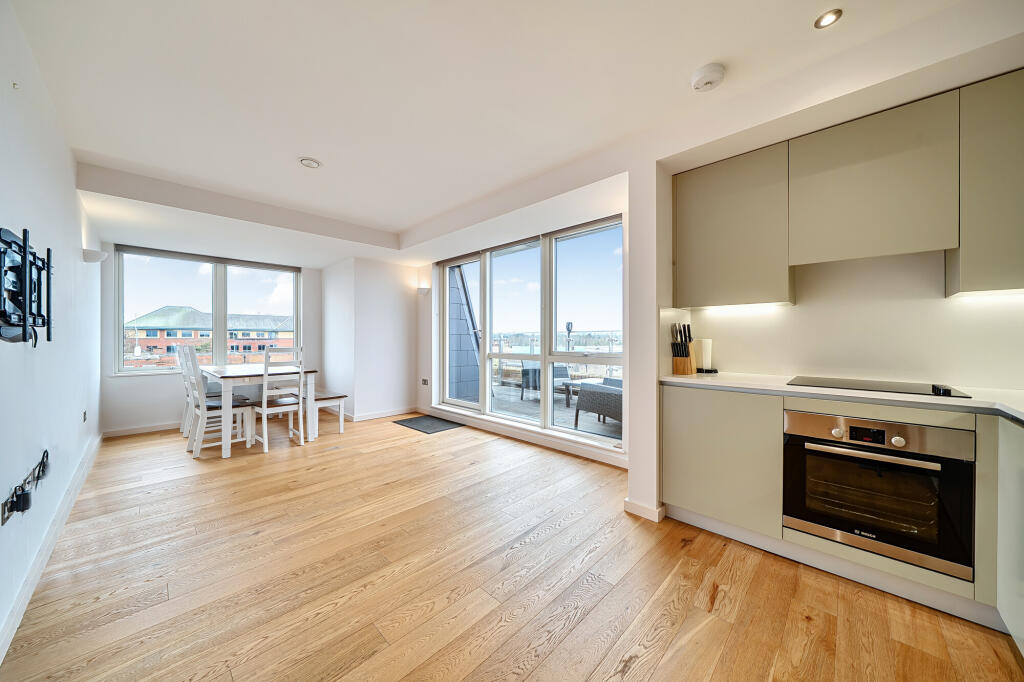 Main image of property: East Street, Epsom, KT17