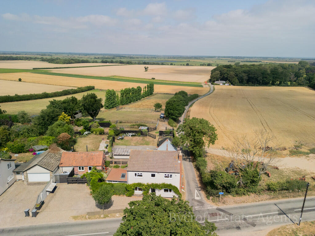Main image of property: Equestrian Dream on Martham Road, West Somerton