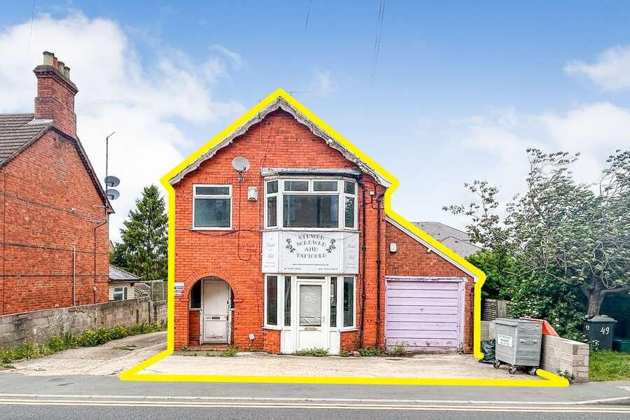 Main image of property: 148 Kings Road, Newbury