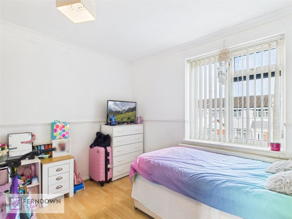 Apartment in Solihull, Fordbridge - More