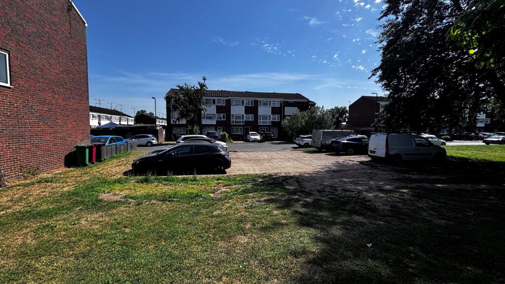 Land at Spackmans Way, Berkshire, SL1 2SA - More