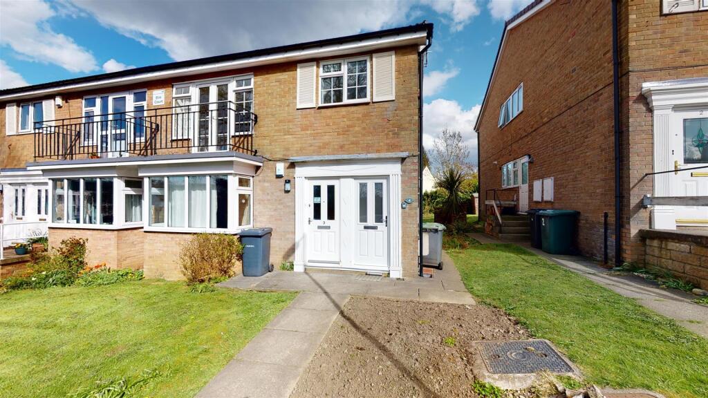 Main image of property: Elm Court, Brackenwood Close, Ilkley, LS29