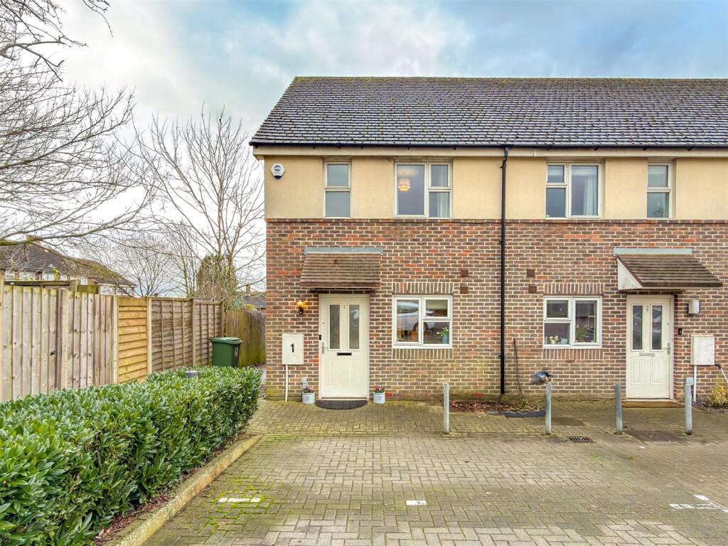 Main image of property: Elmwood Grove, Hemel Hempstead, Hertfordshire, HP3