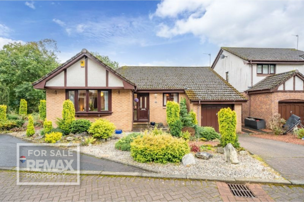 3-bed detached on Balmoral Gardens, Livingston, EH54 9EX, £345,000