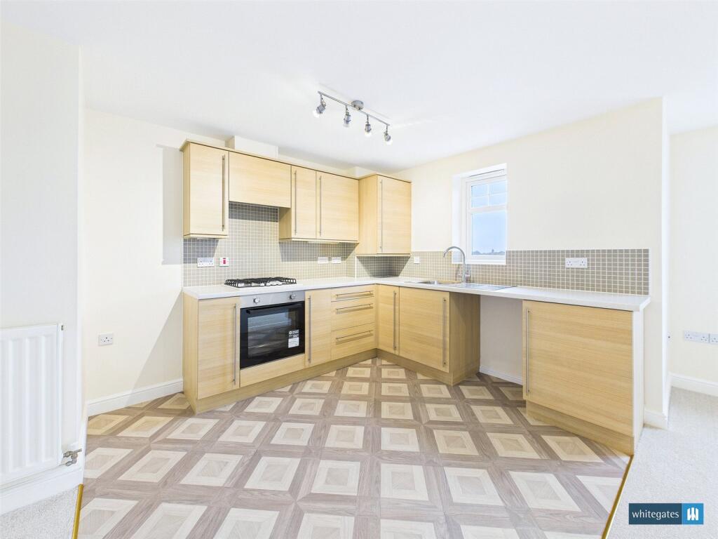 Bracken Way, Harworth, Doncaster, Nottinghamshire, DN11 - View 4