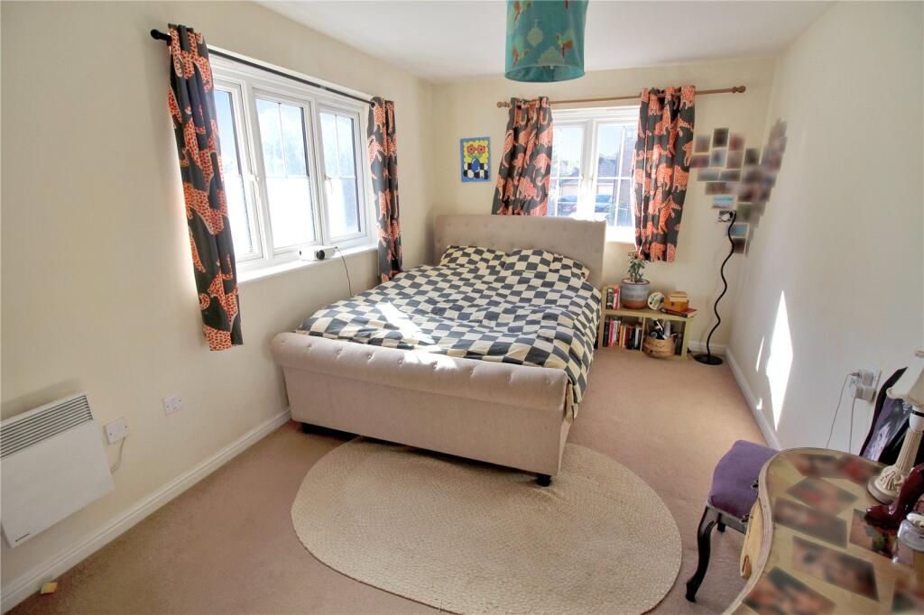Apartment in Swindon, Haydon Wick - More