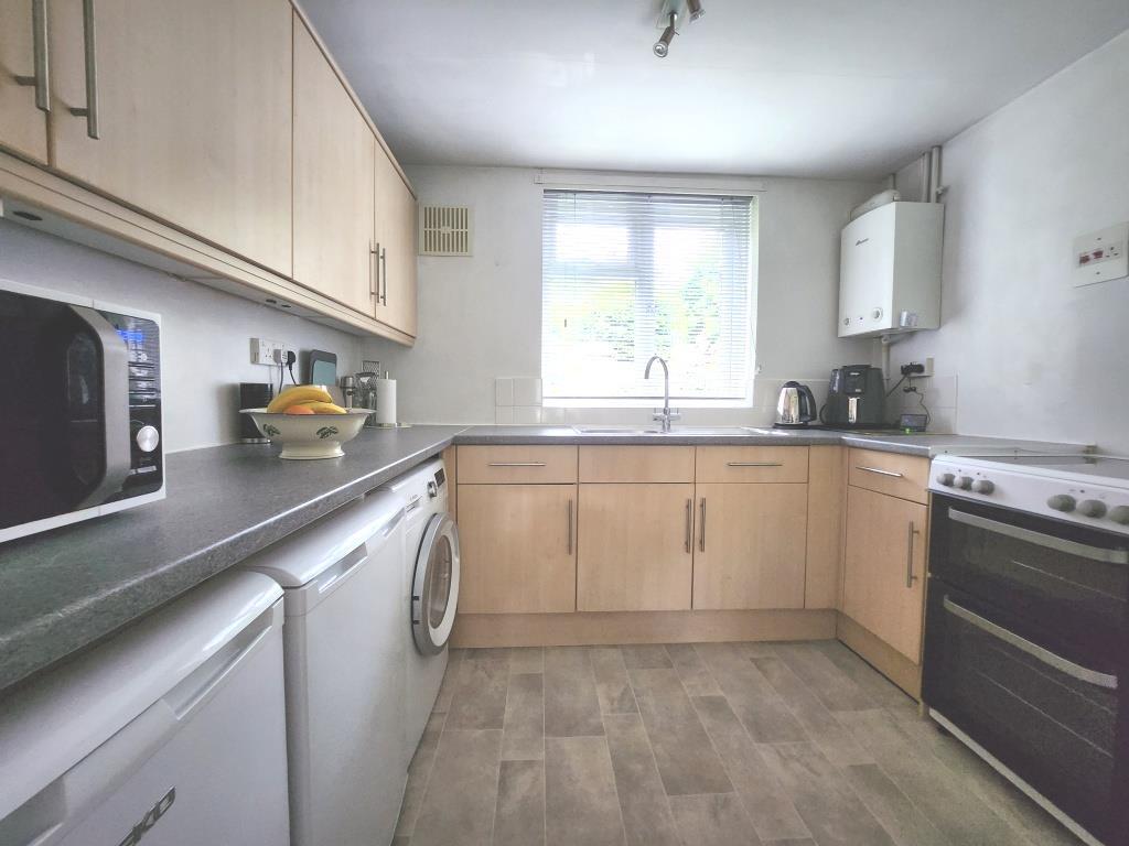 Parsonage Close, Westcott, RH4 photo 3