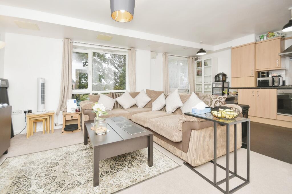Main image of property: Park Grange Mount, Norfolk Park, Sheffield, S2