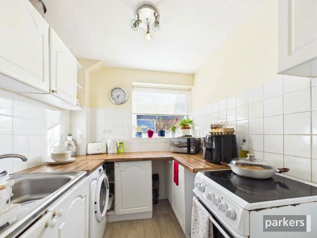 Apartment in Reading - View 3