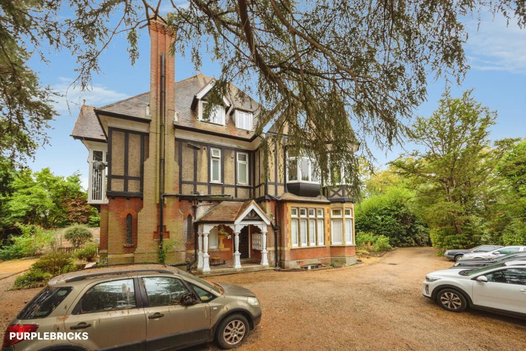 Apartment in Guildford, Surrey - View 5