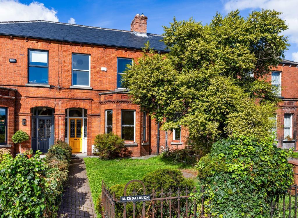 Main image of property: Glendalough, 44 Howth Road, Clontarf, Dublin 3, D03 P996