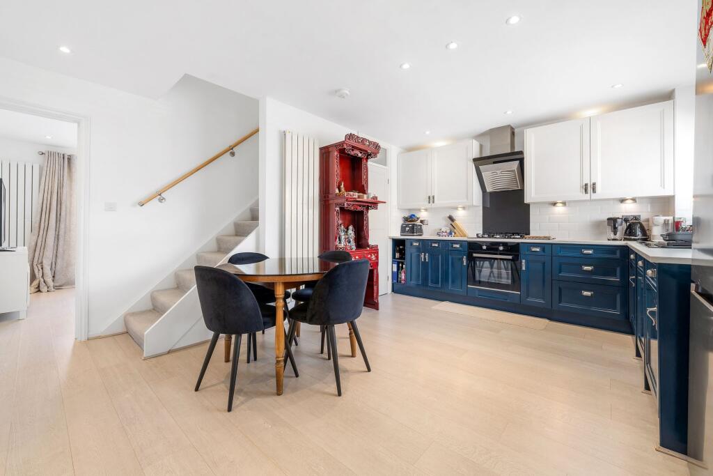 House in London - View 2