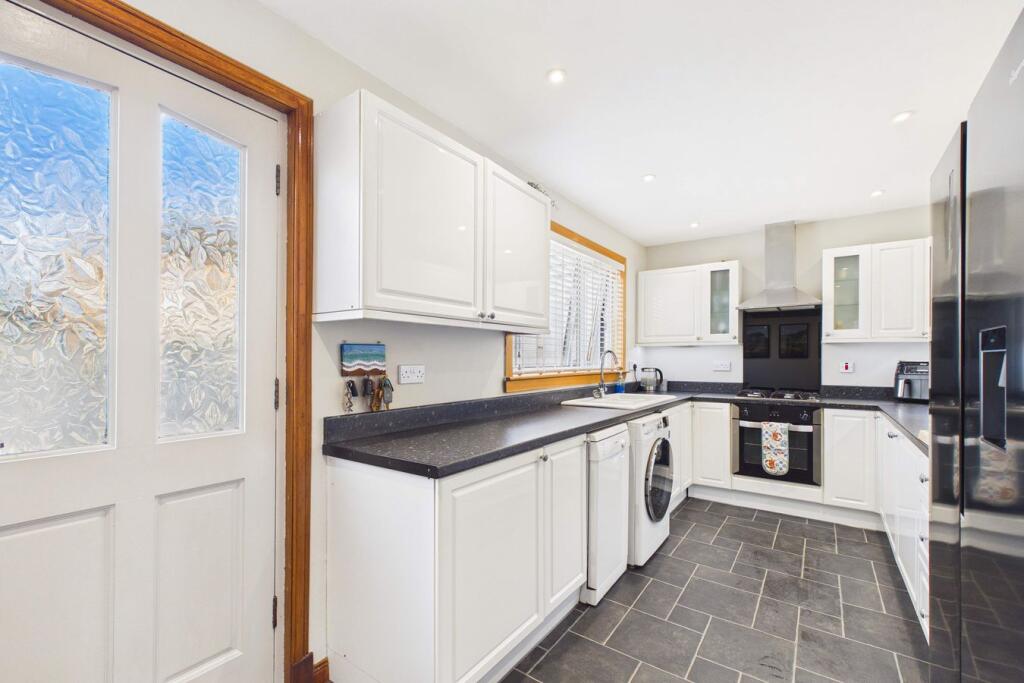 House in Kirkcaldy - More