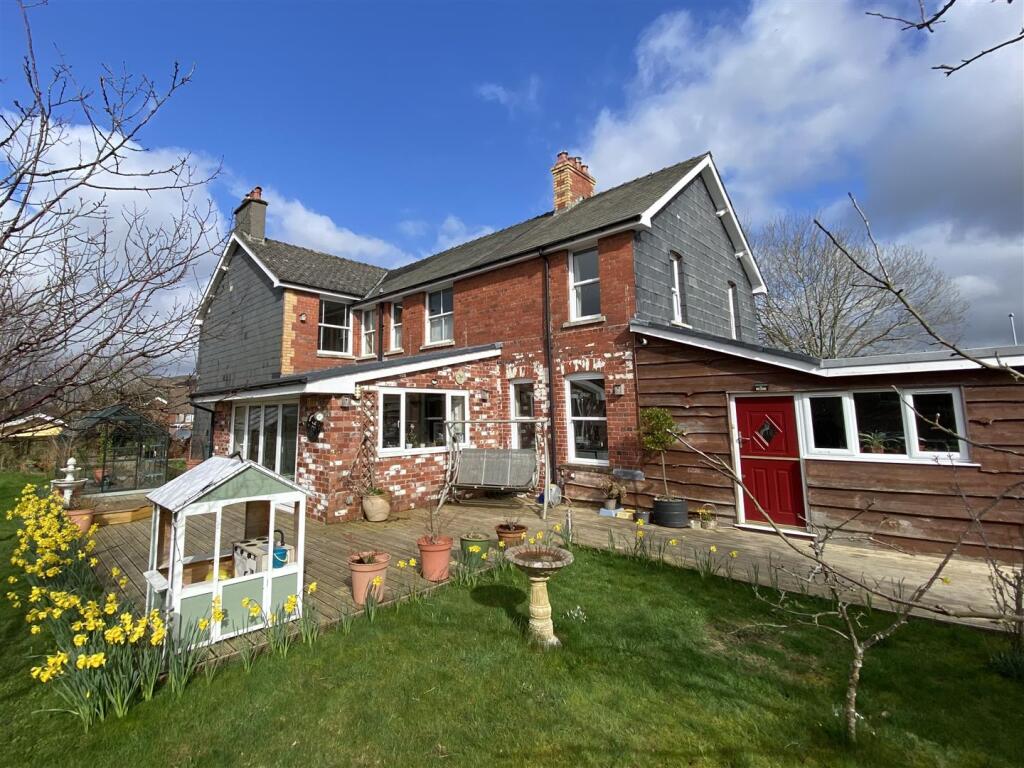 Main image of property: Y Maes, Rhayader