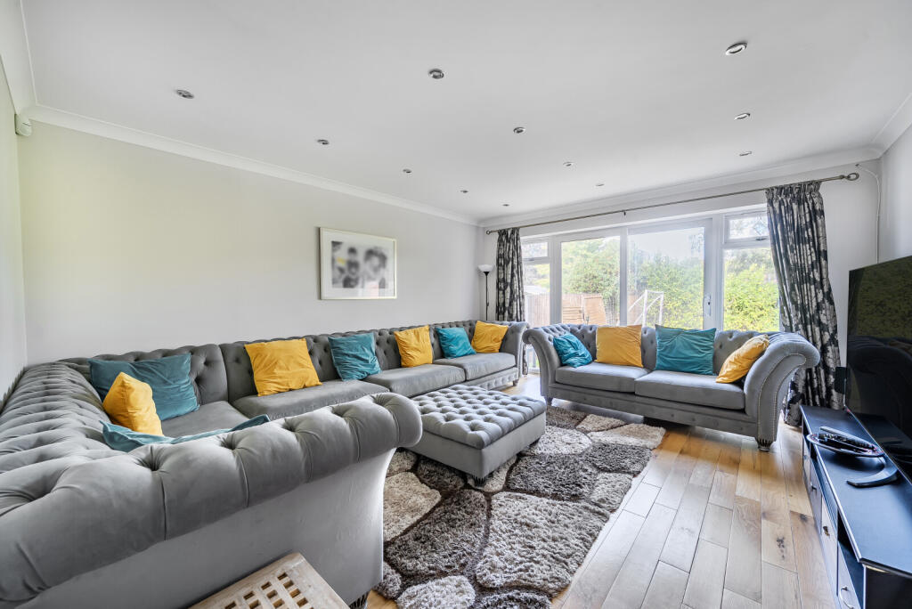 House in West Byfleet, Sheerwater - View 2