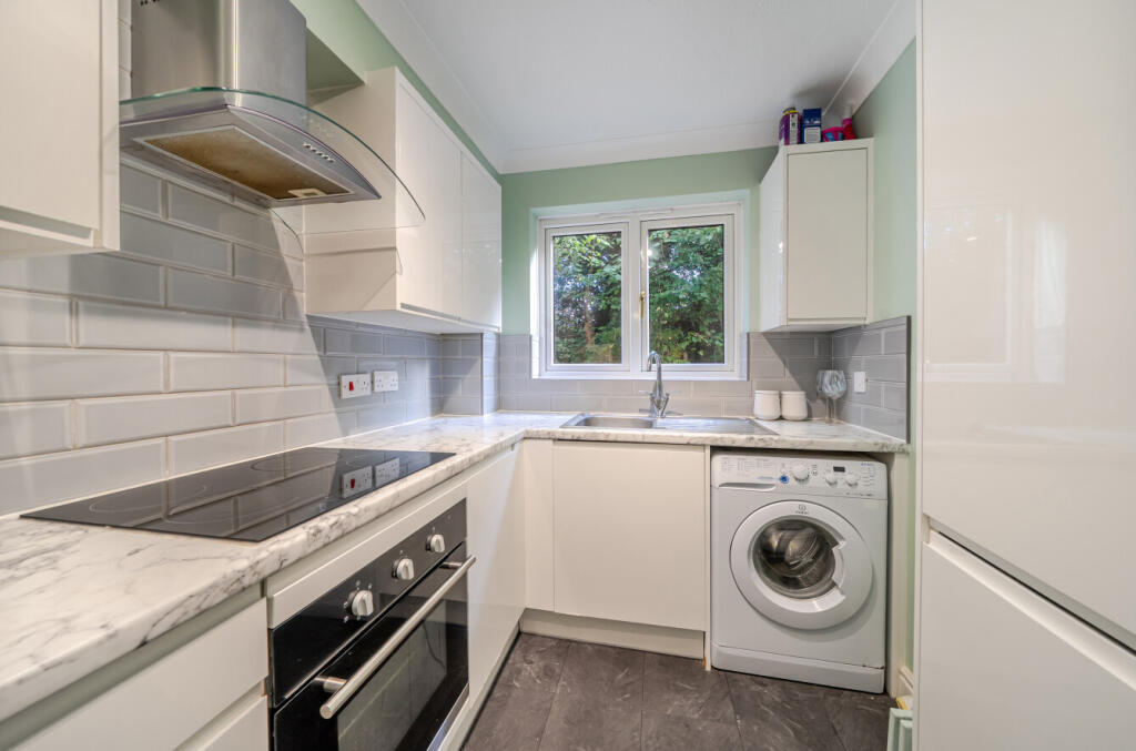 Apartment in Guildford - View 4