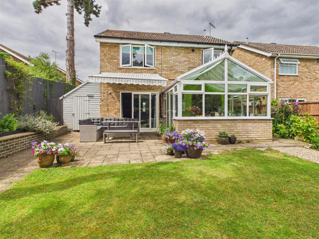 Main image of property: Conquest Close, Hitchin