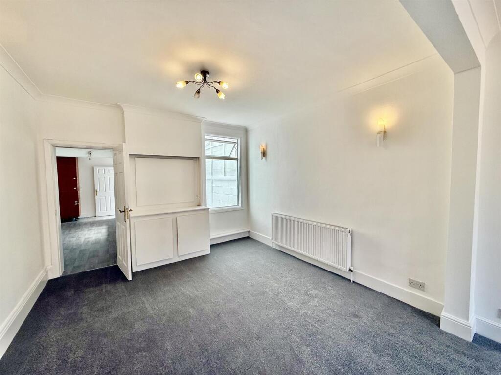 House in London - View 4