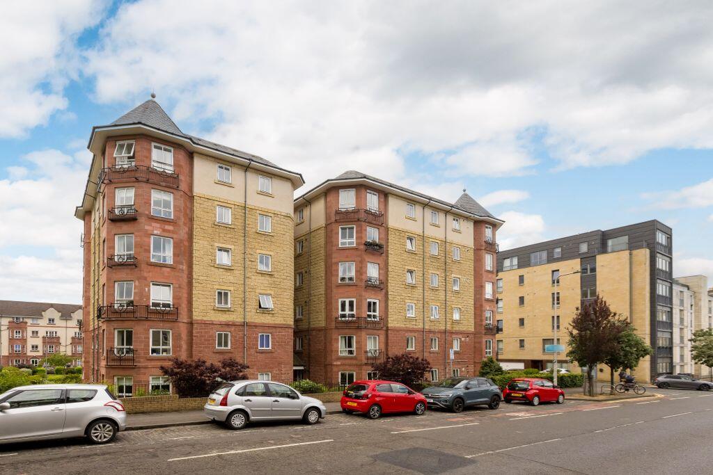 Main image of property: 90/13 McDonald Road, Bellevue, Edinburgh, EH7 4NU