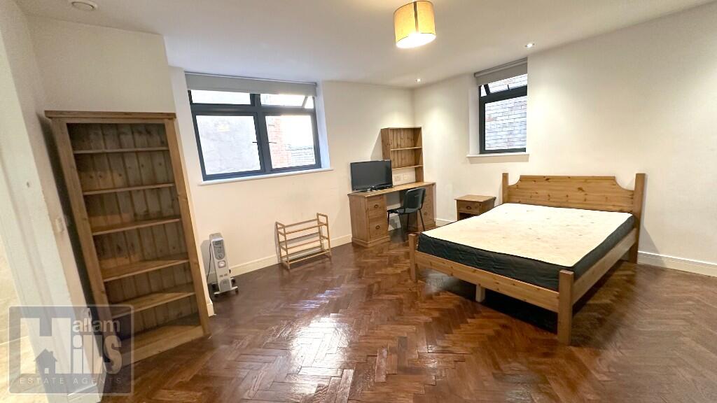 Studio flat for rent