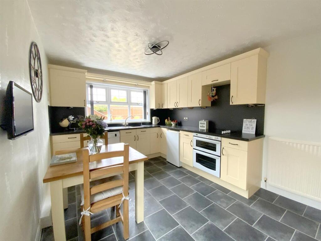 House in Grimsby, Waltham - View 2