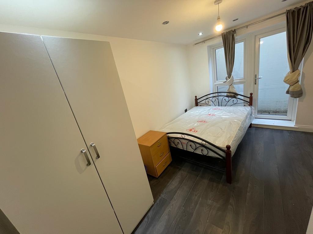 4 bedroom ground floor maisonette for rent
