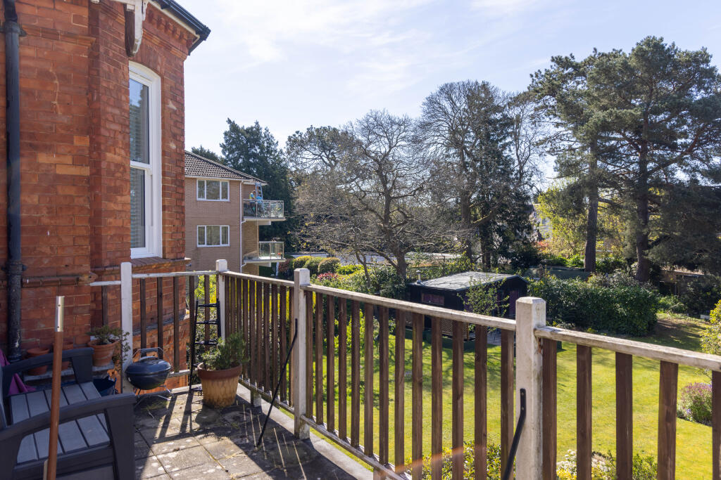 Apartment in Bournemouth - View 2