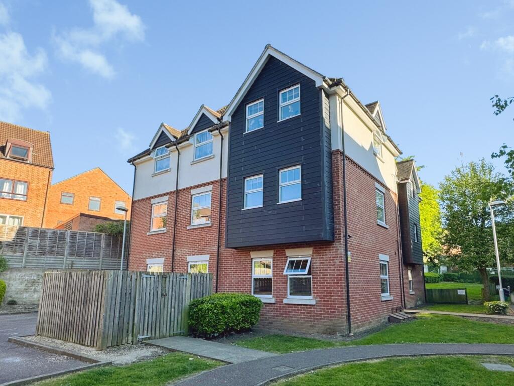 Main image of property: Heron Court, Bishop's Stortford, Hertfordshire, CM23