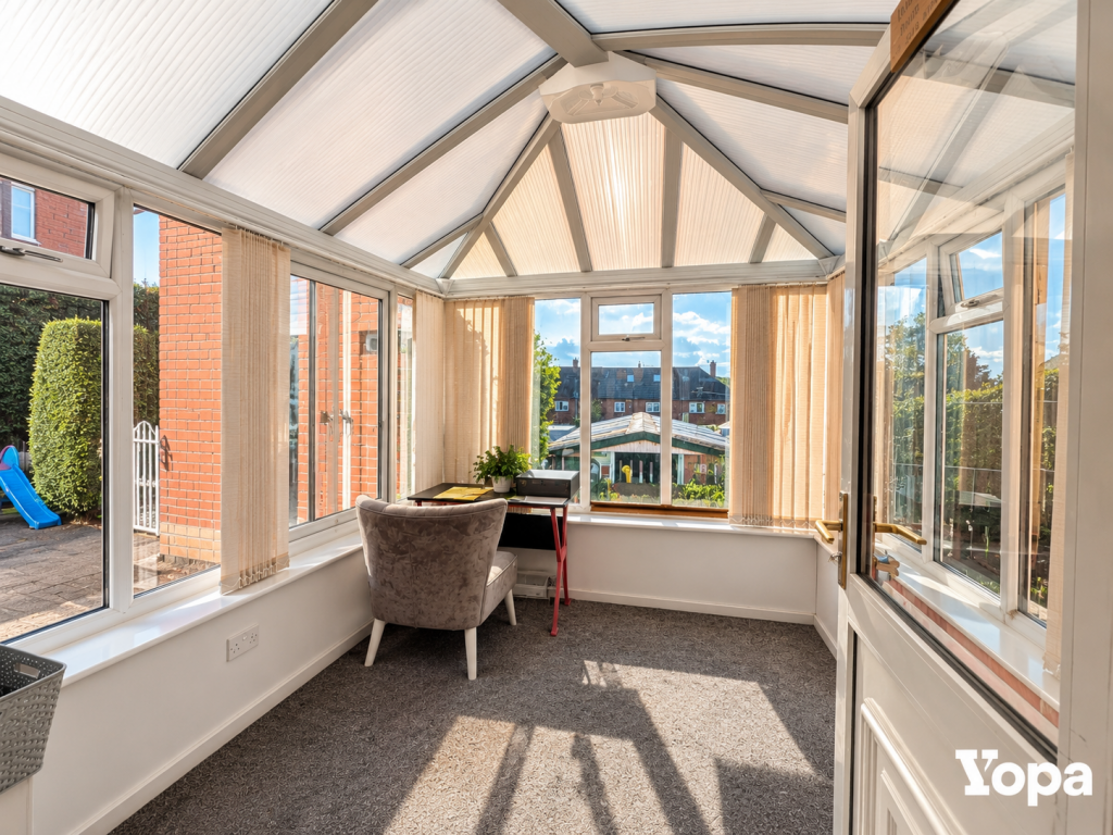 House in Stoke-on-Trent - View 4