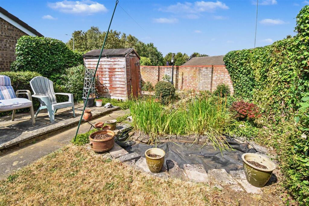 House in Northampton, North Northamptonshire - View 2