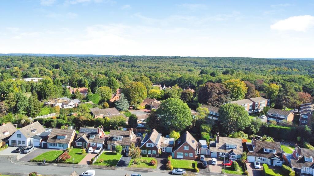 Redlands Way, Sutton Coldfield photo 2