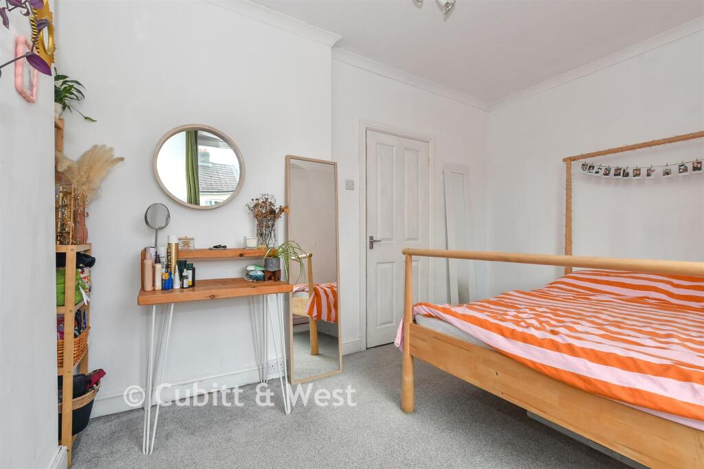 House in Portsmouth - View 4