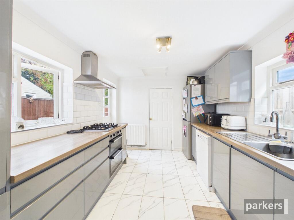 Powney Road, Maidenhead, Berkshire, SL6 photo 2
