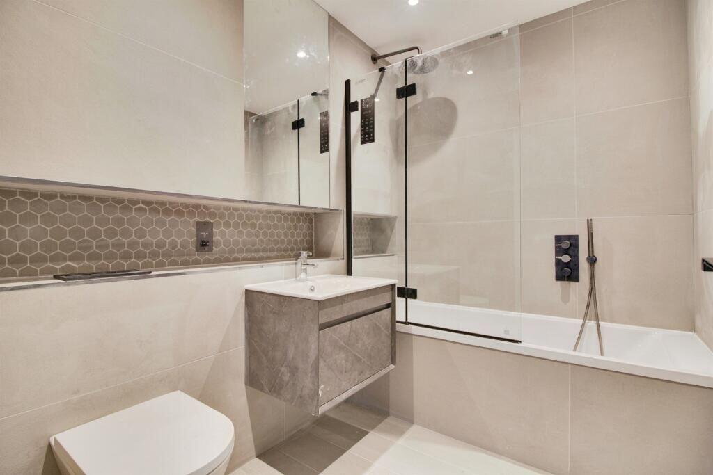 Additional image 13 of Apartment , Theodores Place, Stonehills, Welwyn Garden City