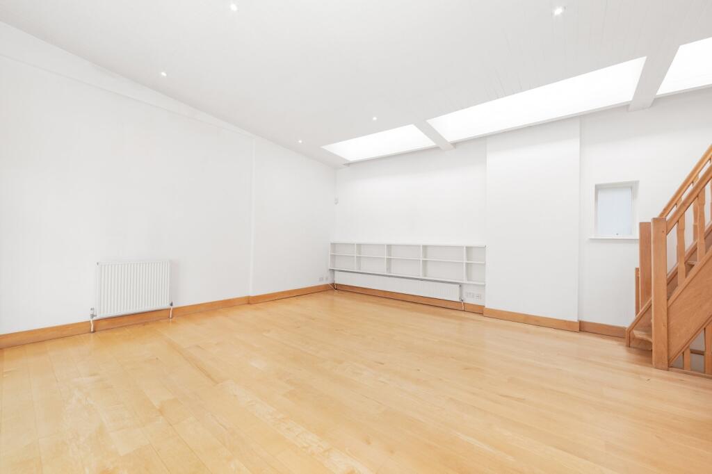 House in London - View 5