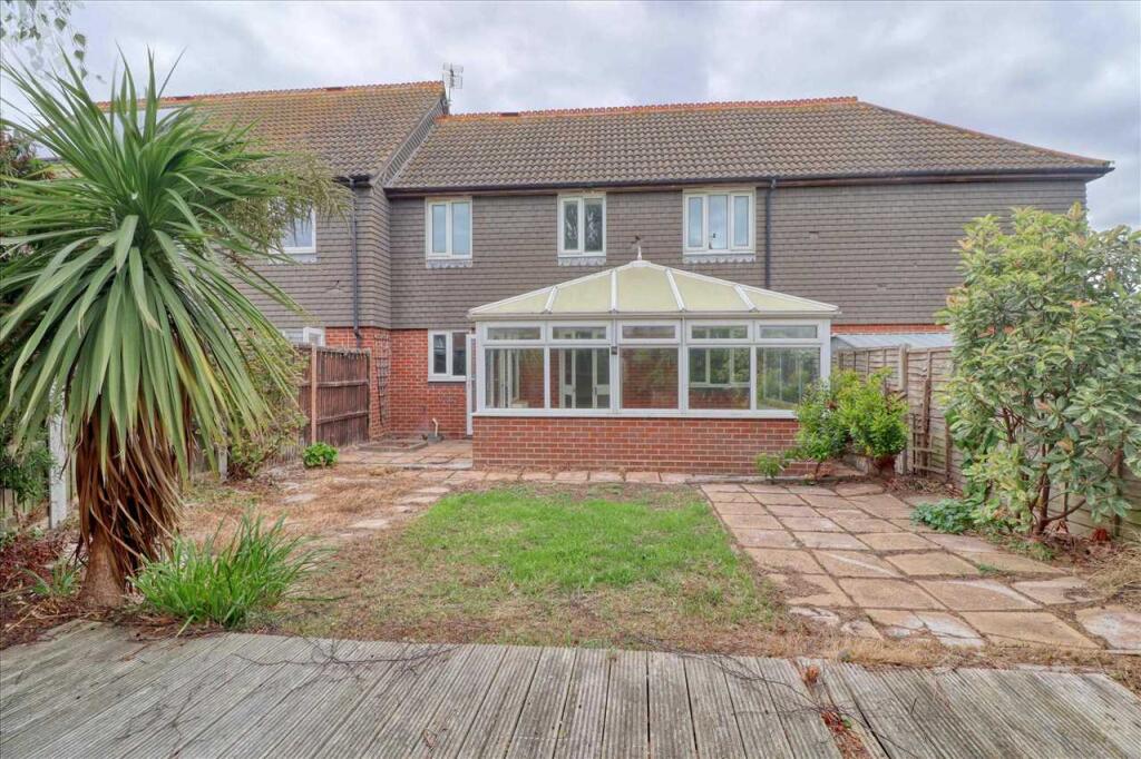 3-bed terraced on Portsmouth Road, Martello Bay, Clacton on Sea, £215,000