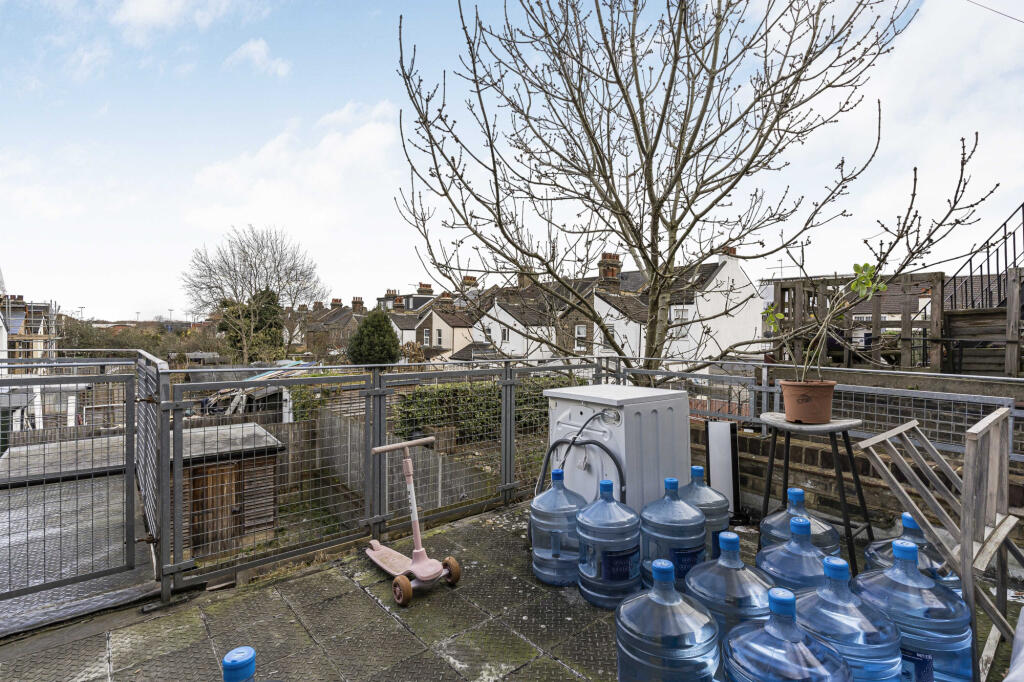 Portland Mansions, London, SE25 photo 3
