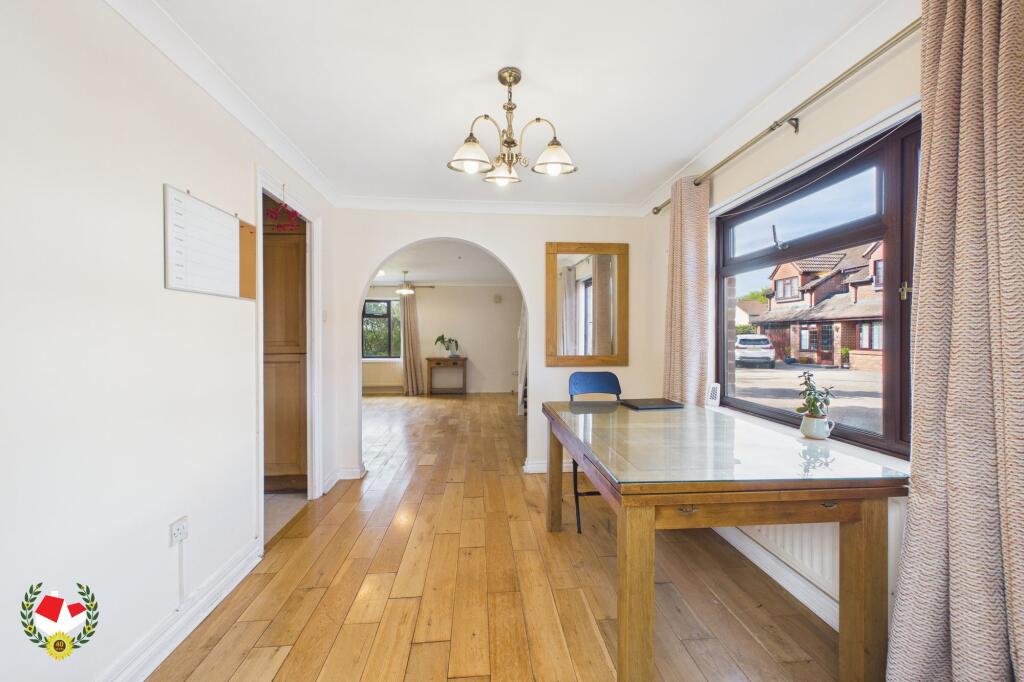 House in Gloucester, Gloucestershire - More