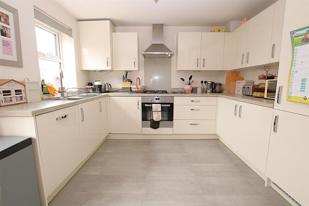 House in Earls Barton - View 5