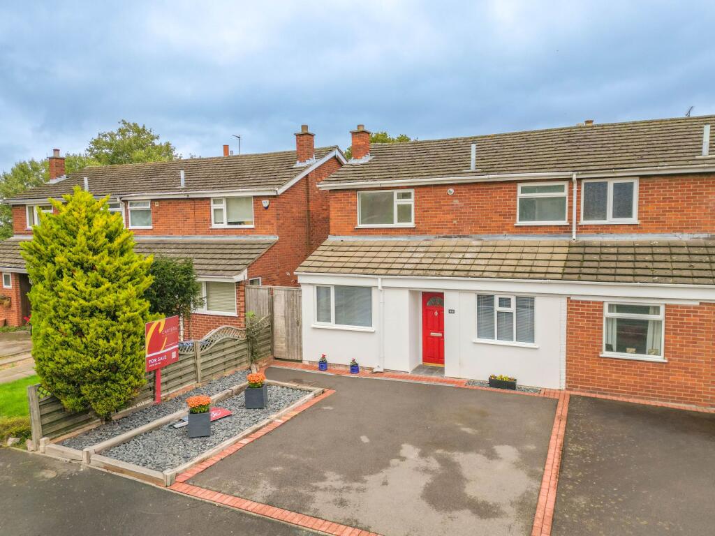 3-bed semi-detached on Station Road, Higham-On-The-Hill, CV13, £270,000