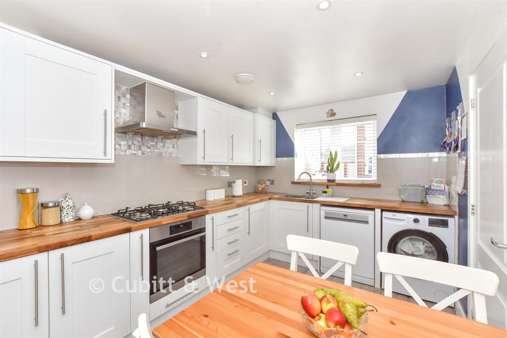Tatlow Chase, Littlehampton, West Sussex - View 5