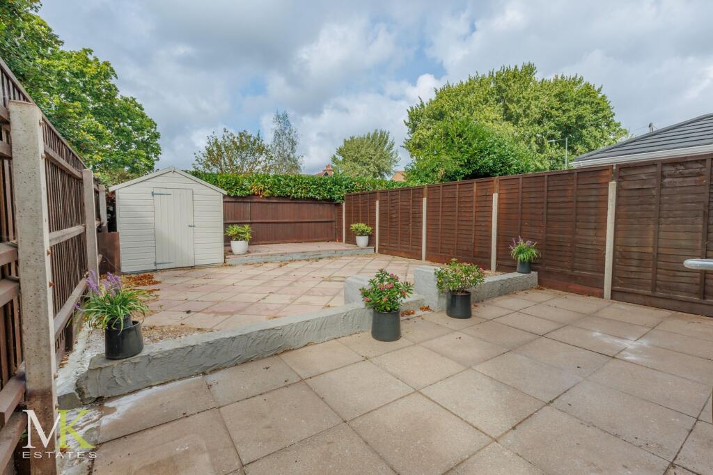 Heather Close, Bournemouth, BH8 photo 4