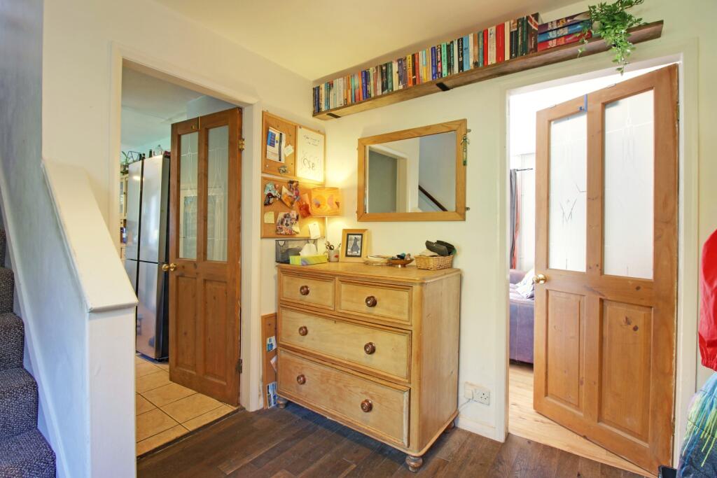 5 Grove Crescent, Luddendenfoot, Halifax photo 3